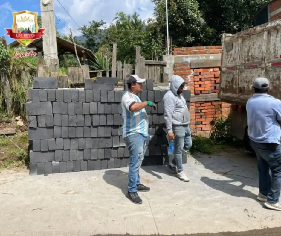 Gobierno de Los Reyes fortalece hogares con apoyos directos a las familias: Humberto Jiménez