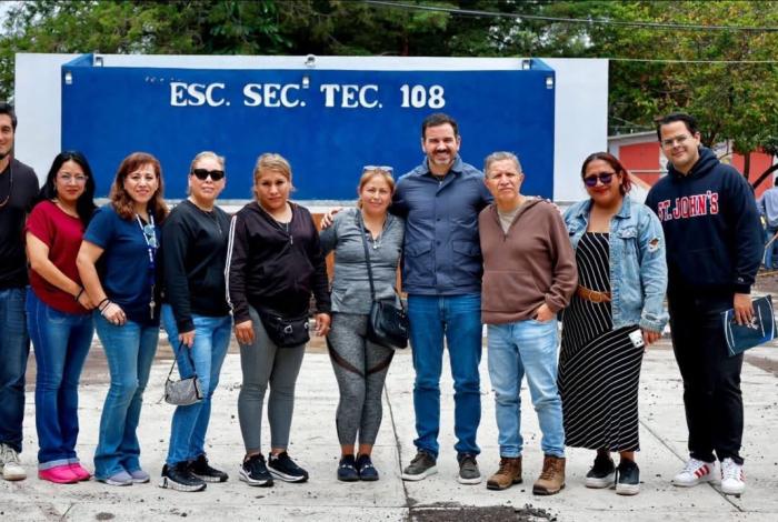 Gobierno de Morelia construye techumbre en Escuela Secundaria Técnica 108