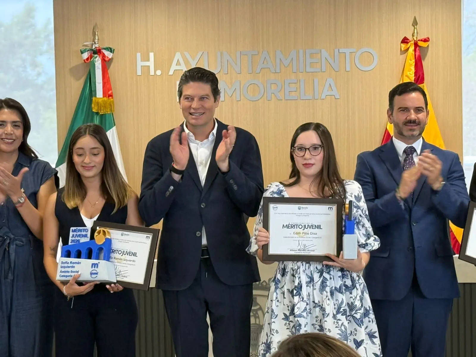 Gobierno de Morelia reconoce a jóvenes destacados con la “Presea al Mérito Juvenil”