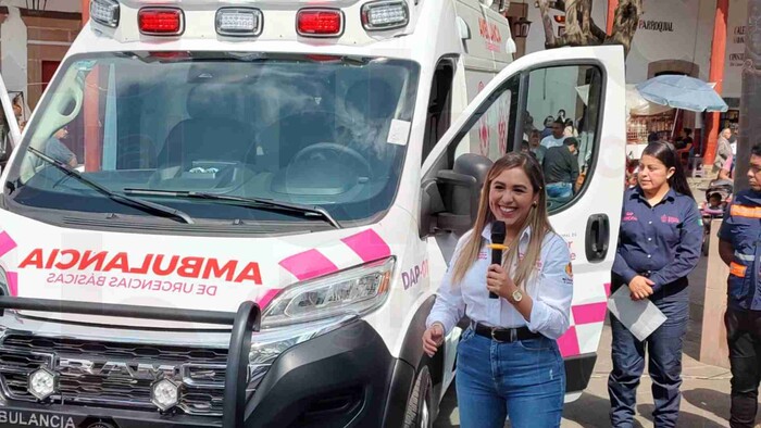 Gobierno de Salvador Escalante recibe su primera ambulancia propia