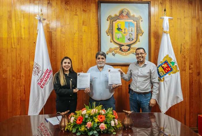 Gobierno de Salvador Escalante firma convenio con universidad en beneficio de los jóvenes