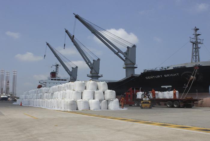 Gobierno México frena nuevos controles a importación de azúcar tras dispararse un 1.542 % su entrada