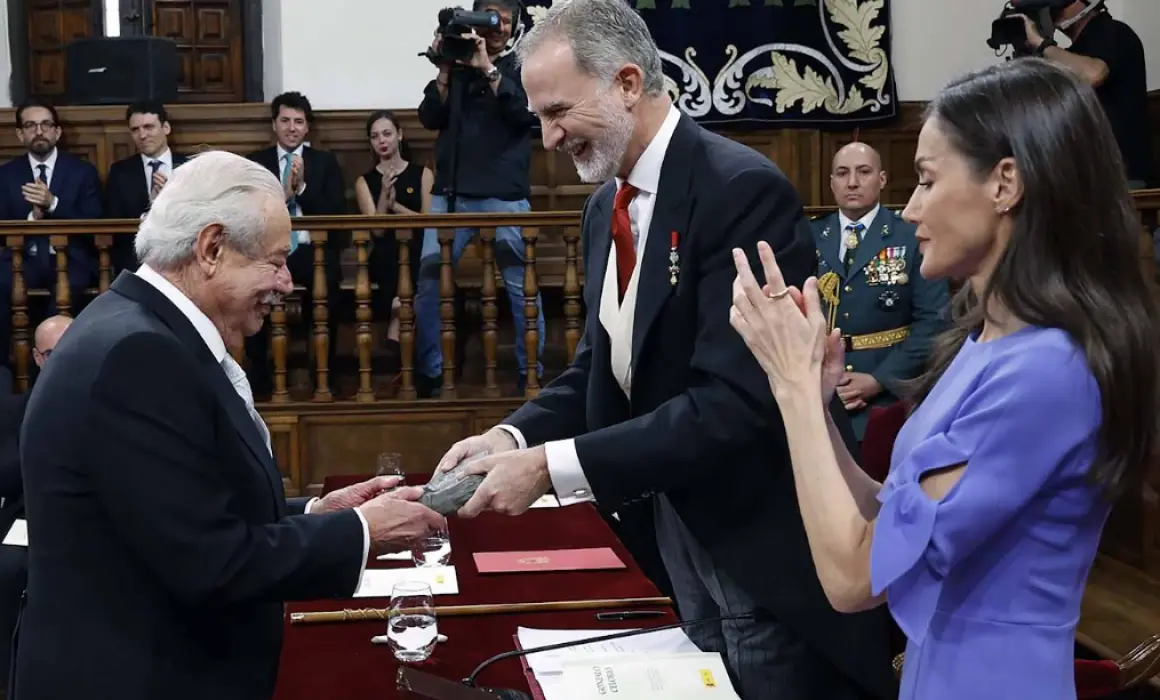 Gonzalo Celorio recibe el Cervantes y reivindica vínculo cultural entre México y España