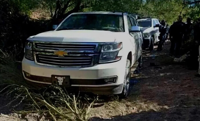 Guardia Civil recupera autos robados de camión nodriza en Michoacán