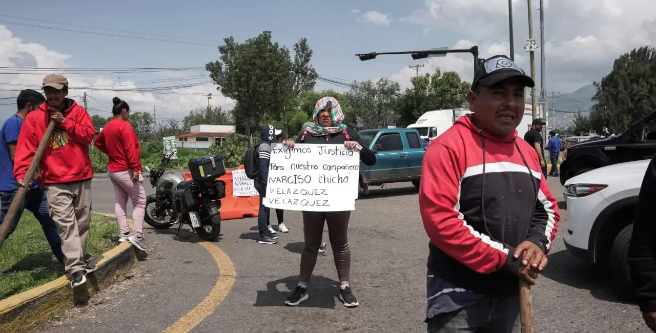 Habitantes de San Miguel del Monte bloquean libramiento por el homicidio de comunero