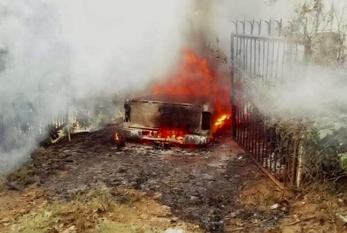 Hallan a hombre calcinado dentro de camioneta quemada en la región de Salvador Escalante