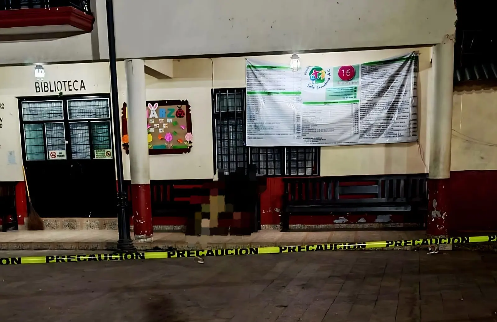 Hallan a un anciano muerto en la plaza de Jicalán, en Uruapan