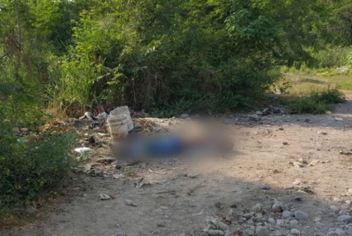 Hallan a un hombre muerto en la orilla del Río Balsas, en Lázaro Cárdenas