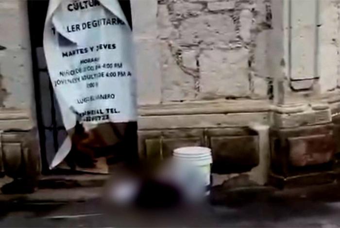 Hallan cabeza de una mujer en la plaza principal de Tarímbaro