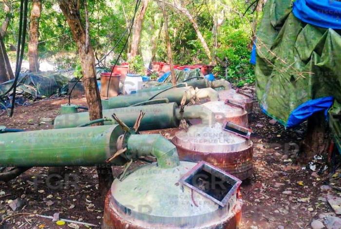 Hallan más de 72 kilos de dr0g4, ocultos en costales