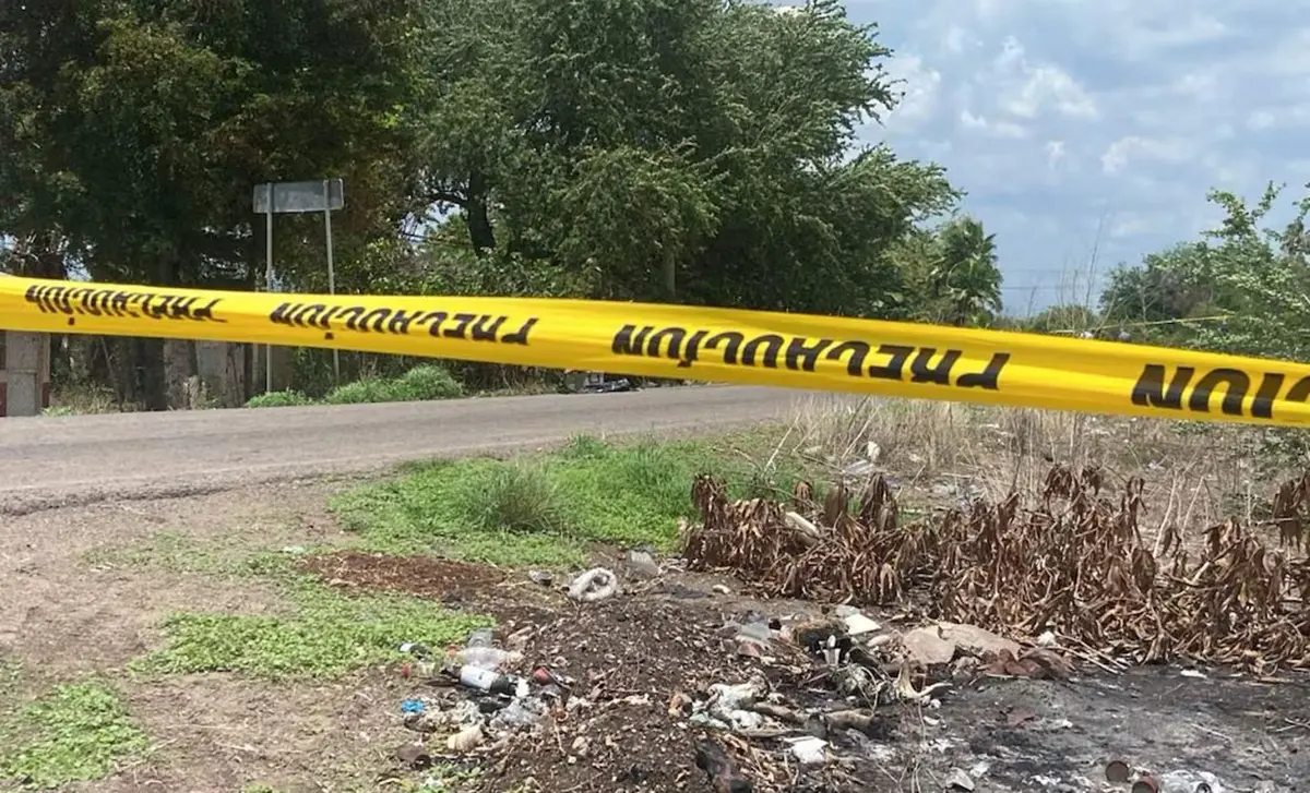 Hallan tres cuerpos sin vida en camino de terracería en Chiapas