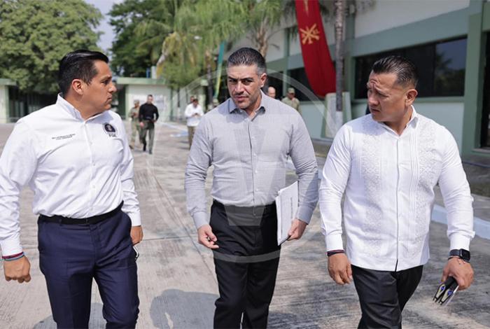 Harfuch, el secretario de Defensa y Bedolla encabezan reunión con limoneros en Apatzingán