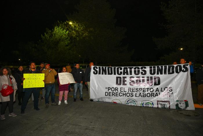 Hasta Altozano alcanzan manifestantes a los diputados