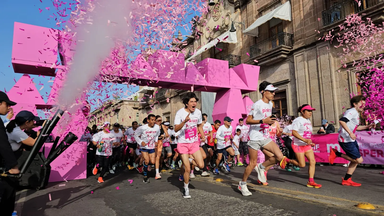 Hasta mil 200 personas participaron en la 2ª Carrera “Pinktate de Rosa”