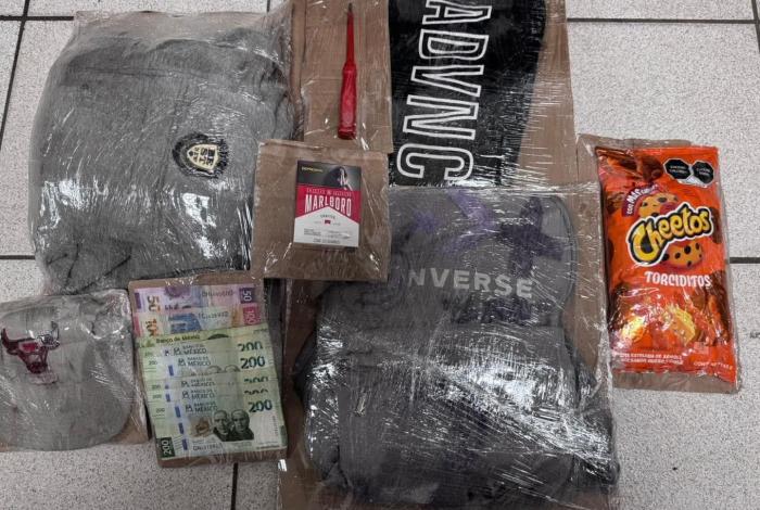 Hasta unos Chetos se robaron en violento asalto a tienda Oxxo; ya fueron detenidos