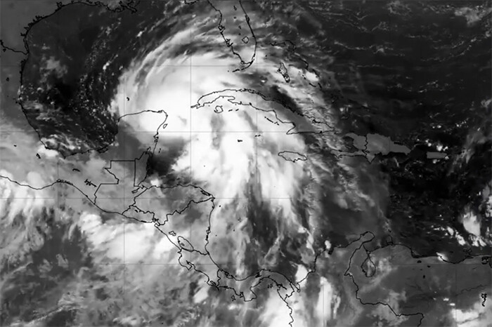 Helene ya es huracán; el Centro Nacional de Huracanes de EUA alerta de marejadas potencialmente mortales