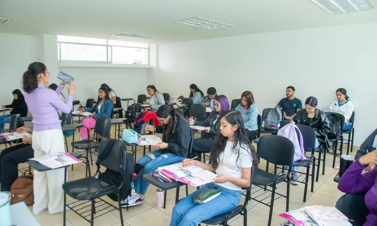 Histórico crecimiento de matrícula en Idiomas durante la gestión de Yarabí Ávila