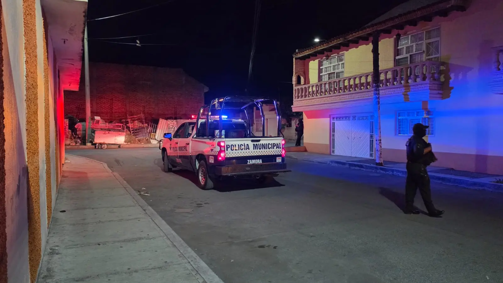 Hombre es baleado en ambas piernas, en la colonia Salinas de Gortari de Zamora