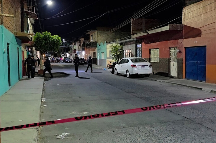 Hombre es ultimado a tiros en casa de la colonia El Porvenir, en Zamora