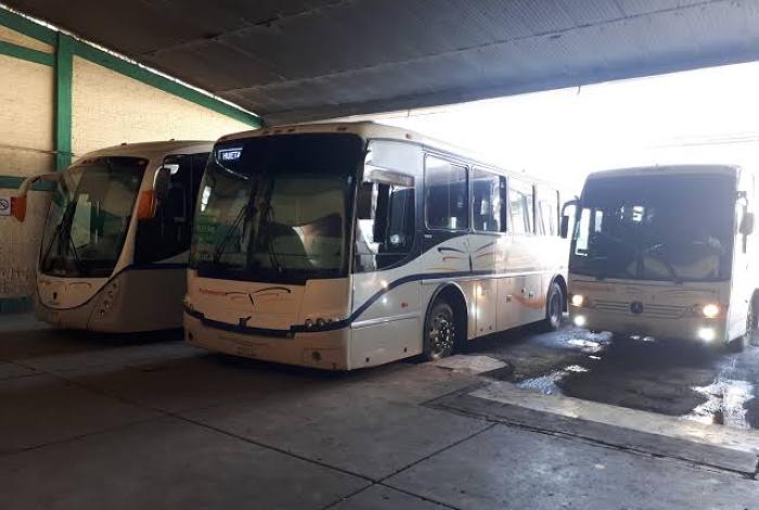 Hombre sobrevive a ataque armado tras refugiarse en Terminal de Autobuses en Apatzingán