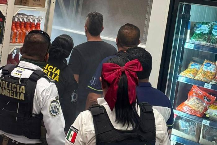 Hombre sufre intoxicación por inhalación de humo, en incendio
