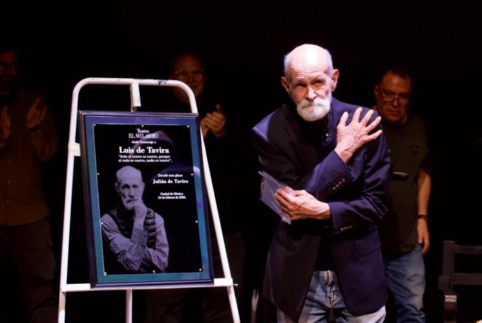 Homenajean al legendario director teatral Luis de Tavira
