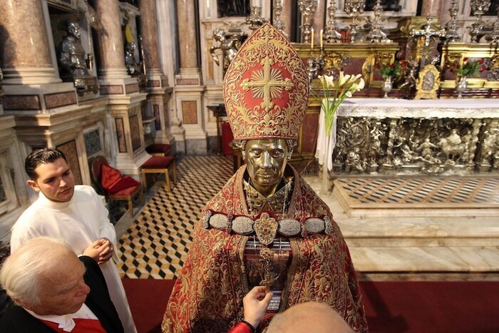 Hoy celebramos a San Genaro, mártir, patrono de los donantes de sangre