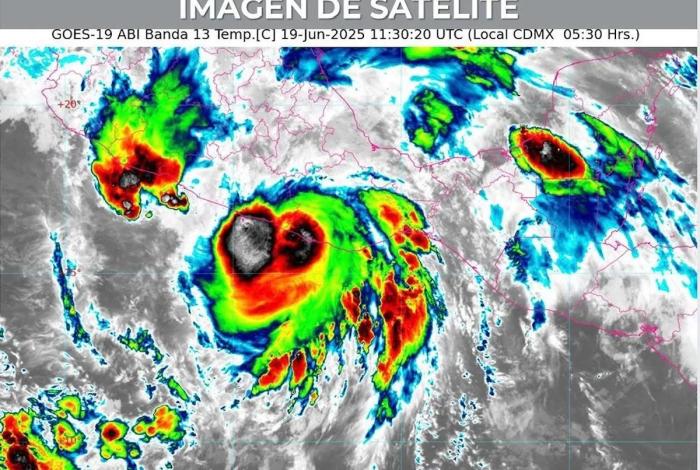Huracán “Erick” se degrada a categoría 1 y causa lluvias