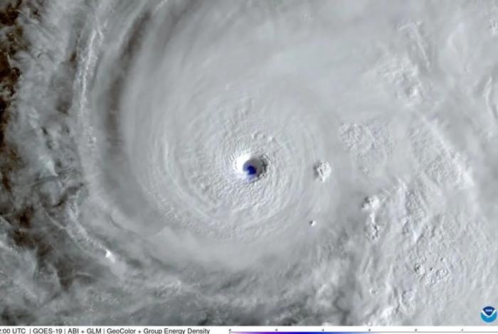 Huracán “Melissa” alcanza la categoría 5 y amenaza con inundaciones en Jamaica