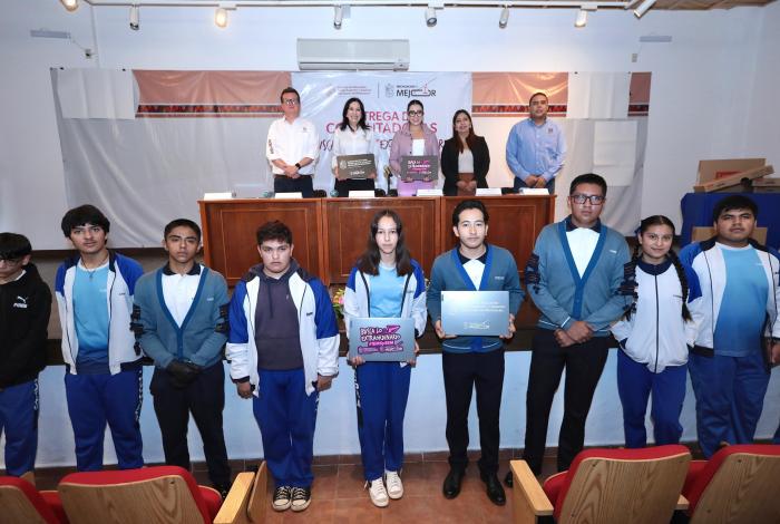 Iemsysem impulsa educación con nuevas computadoras en Ario de Rosales y Cheranástico