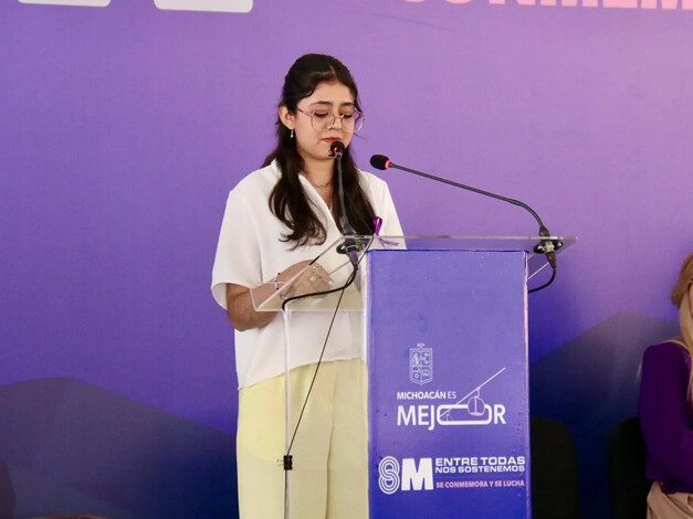 Iemsysem reconoce a Natalía Díaz, estudiante del Cecytem y galardonada con Presea Eréndira