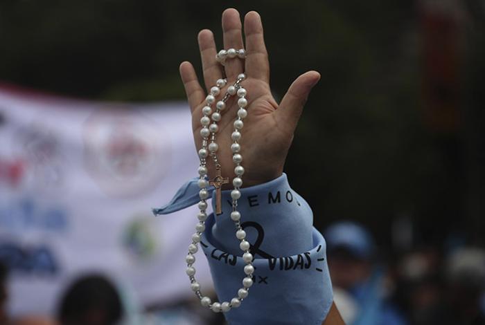 Iglesia católica se opone a que la Corte analice un proyecto de despenalización del aborto