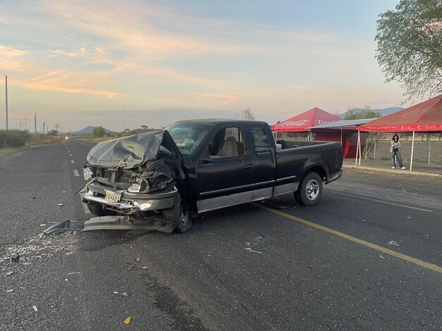 #Imagenes | Aparatoso choque en la carretera Zacapu – Villachuato deja 4 lesionados
