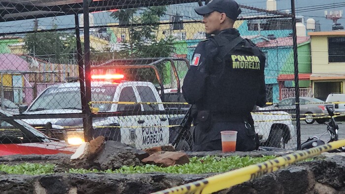 #Imágenes | Balean a 2 hombres en negocio de micheladas de Infonavit La Colina, Morelia 