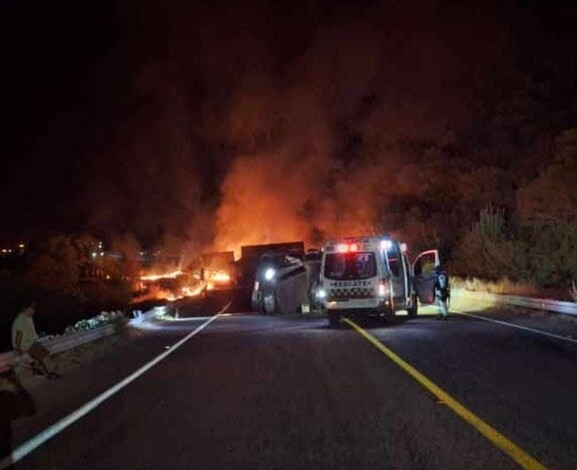 #Imágenes | Identifican al chófer de pipa que murió calcinado en el choque e incendio de tractocamiones, en la autopista Siglo XXI