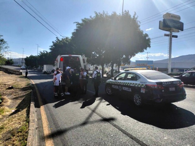 #Imágenes | Peatona y motociclista quedan heridos frente a Macroplaza Estadio