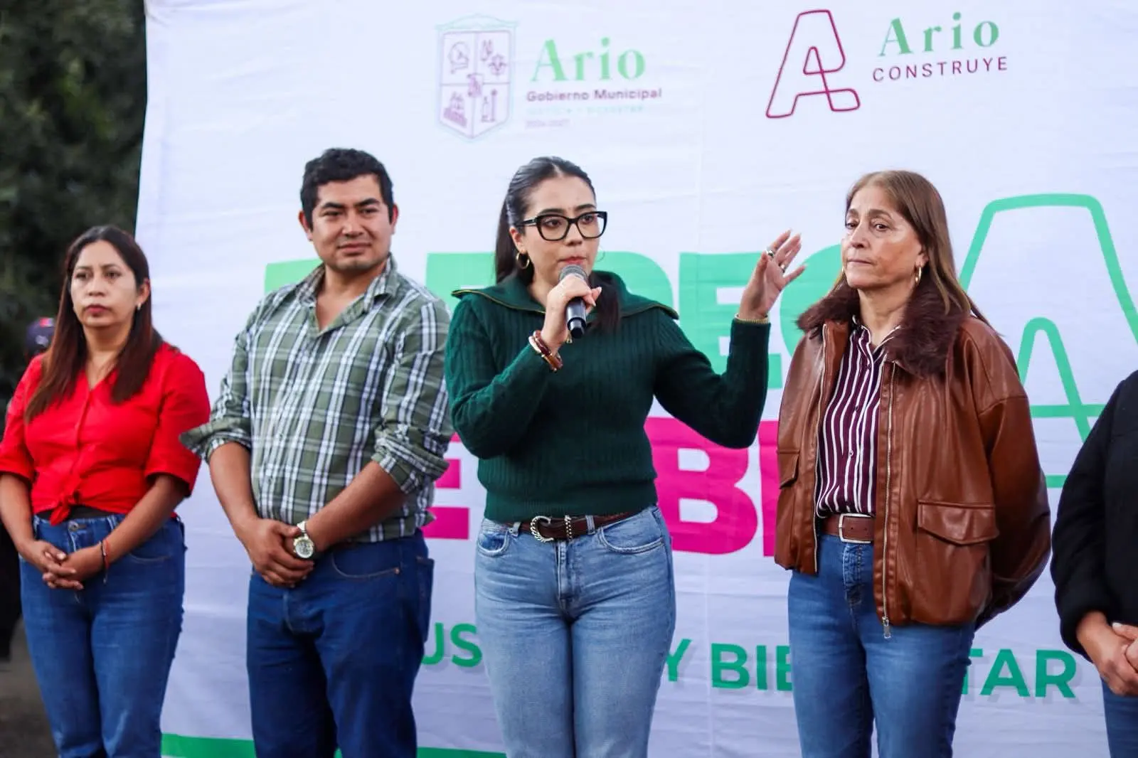 Impacta positivamente gobierno de Ario en las comunidades; Inaugura Yohana Mendoza pavimentación de tramo carretero en la mesa del Manzanillo