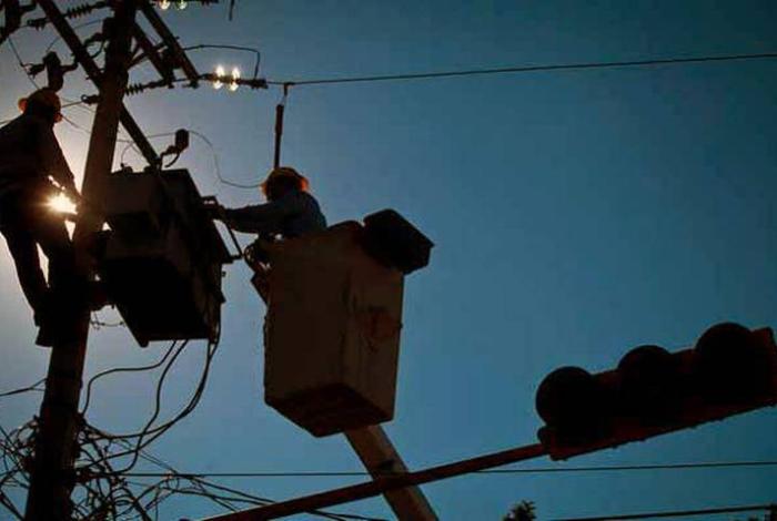 Impactan rayos en transformadores y provocan apagones en Morelia, Tarímbaro y Cuitzeo