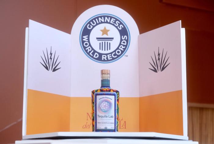 Imponen Récord Guinness de más botellas de tequila reunidas en un solo lugar