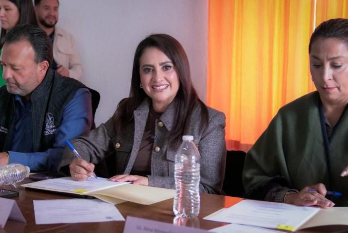 Impulsa Gladyz Butanda desarrollo turístico sostenible del lago de Pátzcuaro