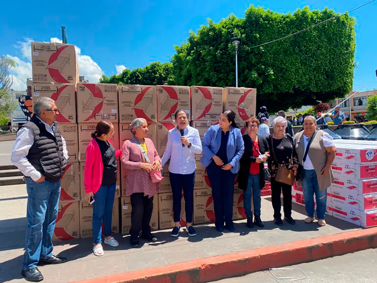 Impulsan bienestar familiar con entrega de equipamiento básico en Ciudad Hidalgo