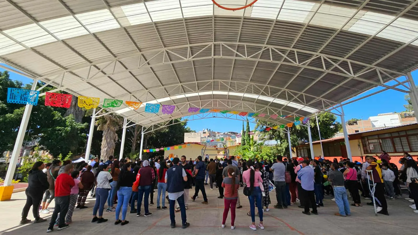Inaugura Alfonso Martínez techumbre en escuela primaria