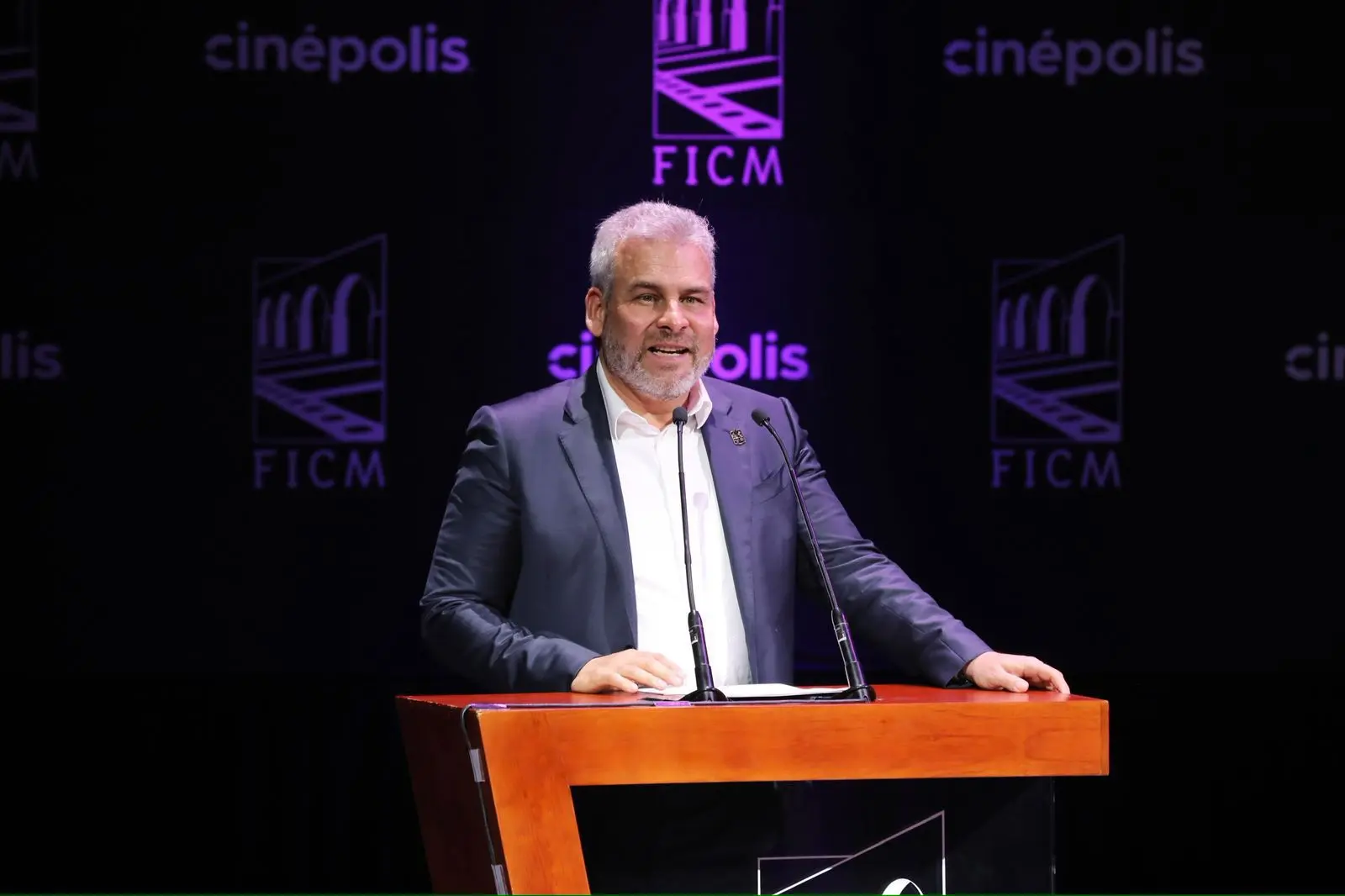 Inaugura Bedolla el 23 Festival Internacional de Cine de Morelia