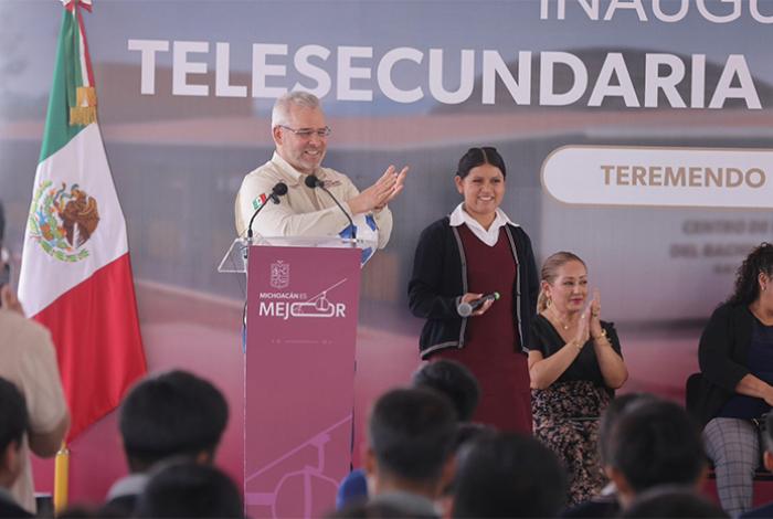 Inaugura Bedolla en Morelia reconversión de telesecundaria a bachillerato, impulsada por Sheinbaum