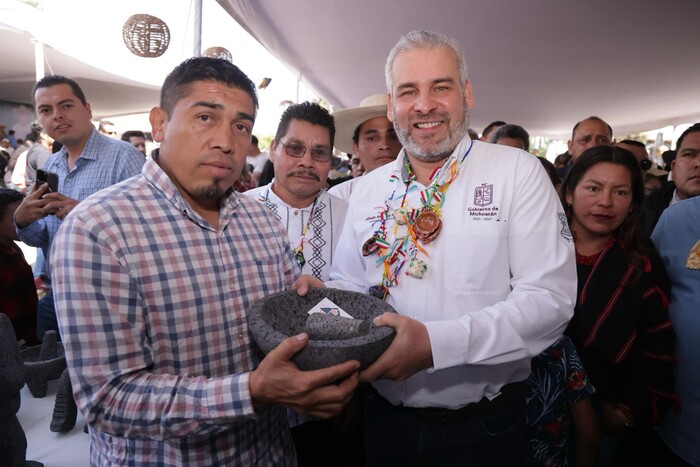 Inaugura Bedolla Novena Feria del Molcajete