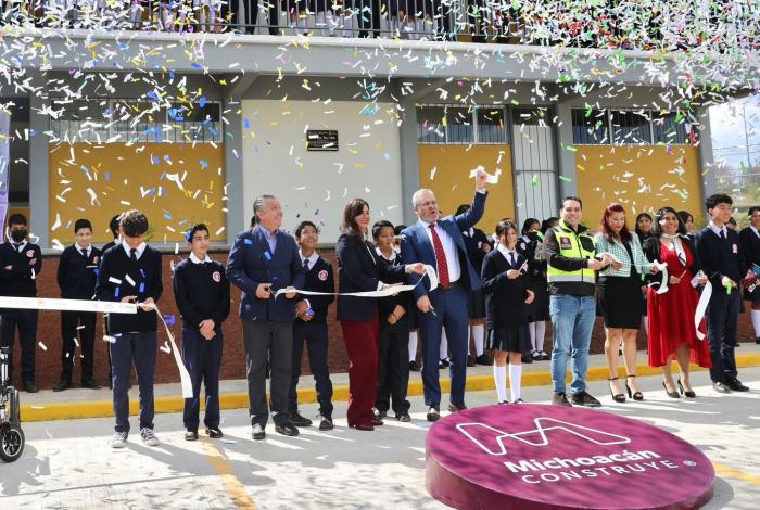 Inaugura Bedolla nuevas instalaciones de Secundaria Técnica 166 en Morelia
