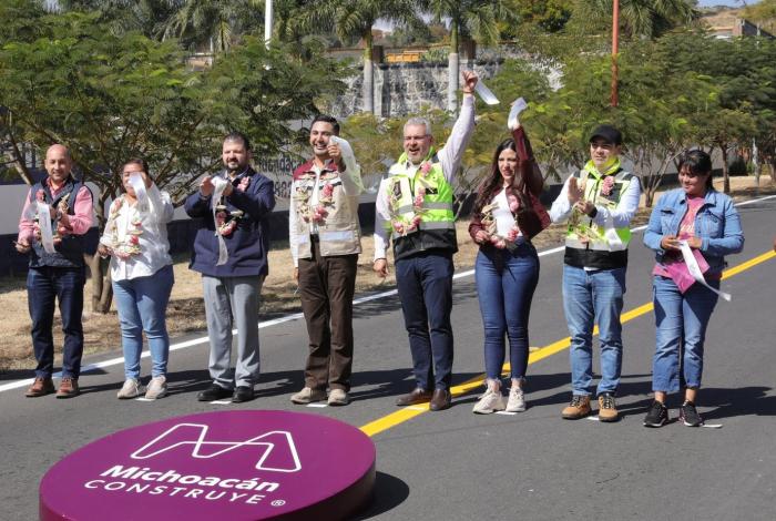 Inaugura Bedolla rehabilitación carretera San José Cuaro-Tupátaro que impulsará el turismo en Huandacareo