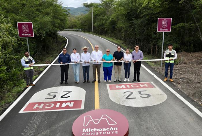 Inaugura Bedolla rehabilitación de 79 kilómetros de la carretera Tiripetío-Carácuaro-Eréndira