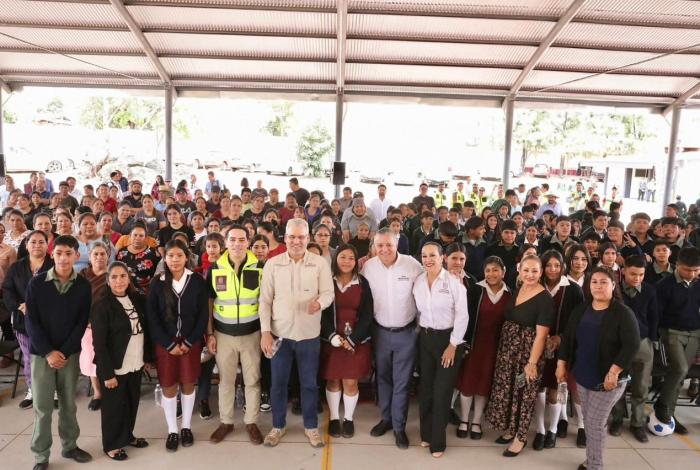 Inaugura en Morelia reconversión de telesecundaria a bachillerato