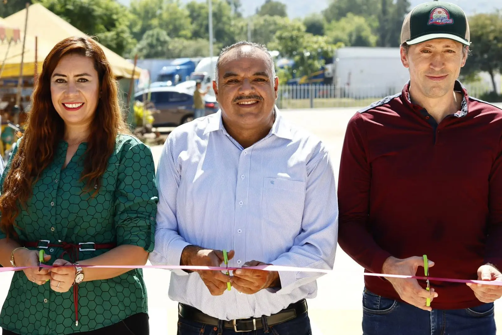 Inaugura Isidoro Mosqueda la obra de pavimentación de la calle Nogal de Jacona